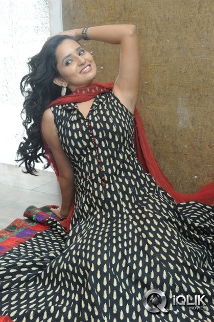 Ishika-Singh-at-Hrudaya-Kaleyam-Movie-Success-Meet